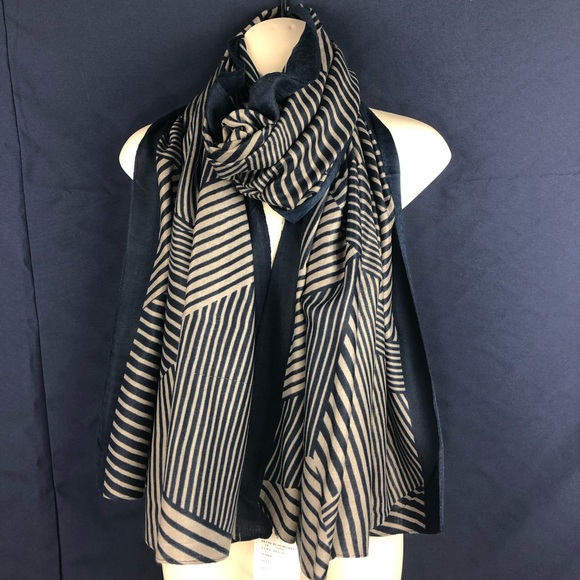 BNWT-SilkBlend Soft,Cozy GeoPrint Scarf/Shawl/Wrap - Picture 3 of 8